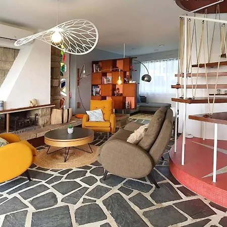 Maison Vue Les Moinillons * 基伯龙